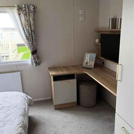 Ocean Breeze Villa Selsey Exterior foto
